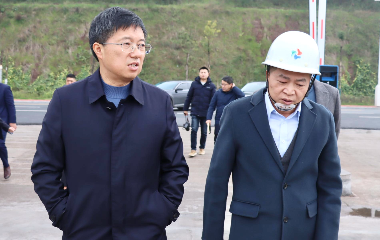 南溪區(qū)委書記、南溪經(jīng)開區(qū)黨工委書記劉剛率隊調(diào)研遠東股份宜賓智能產(chǎn)業(yè)園